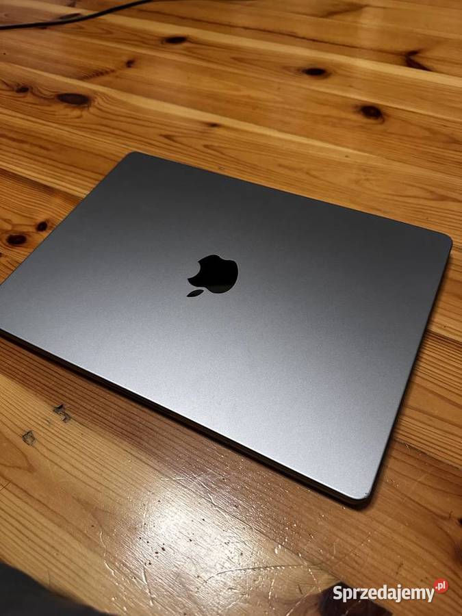 Mac book pro 14 M1 Pro z hubem i etui Warszawa sprzedam