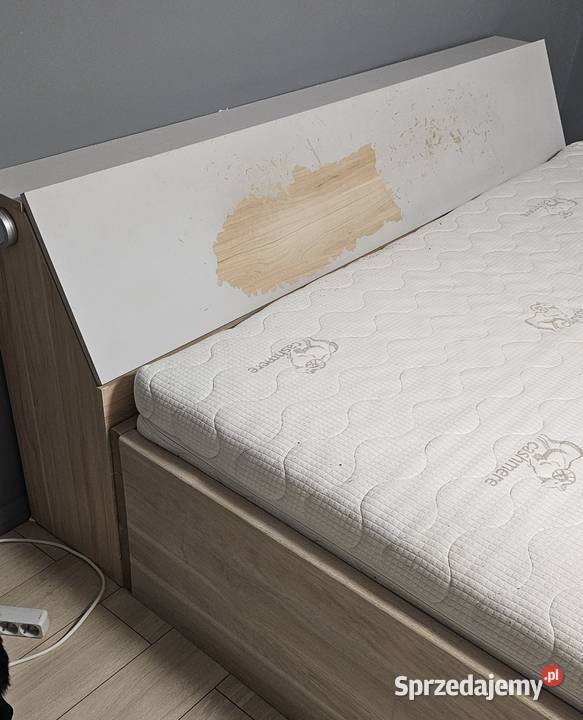Łóżko sypialniane 180x200 z materacem zagłówkiem 56cm Skoroszyce sprzedam