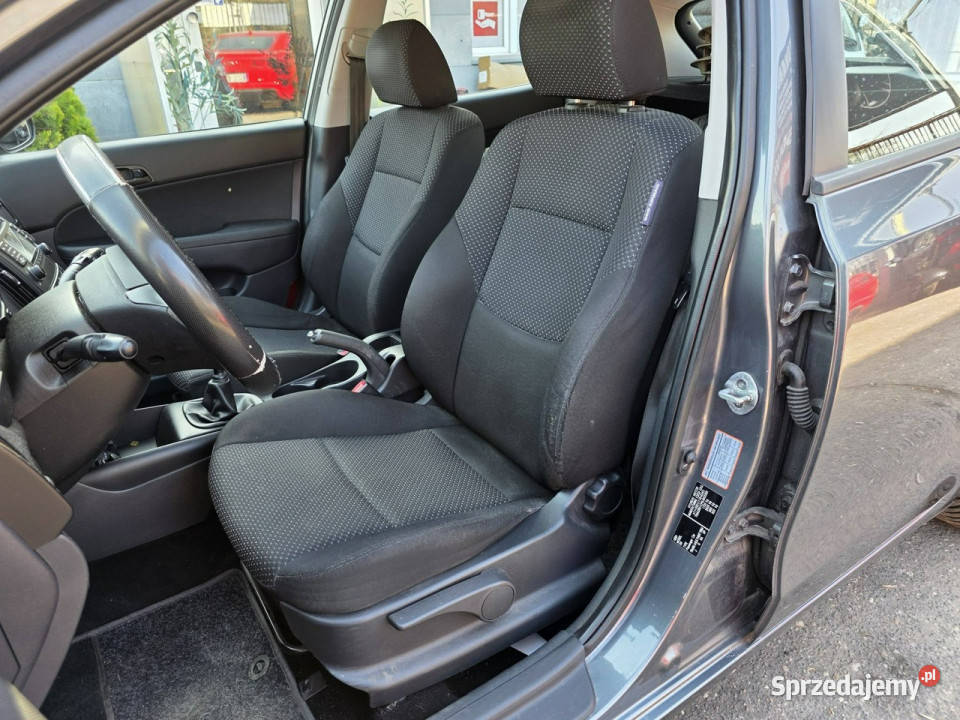 Hyundai i30 14 Benzyna 108 Dwa klucze Dwa sprzedam