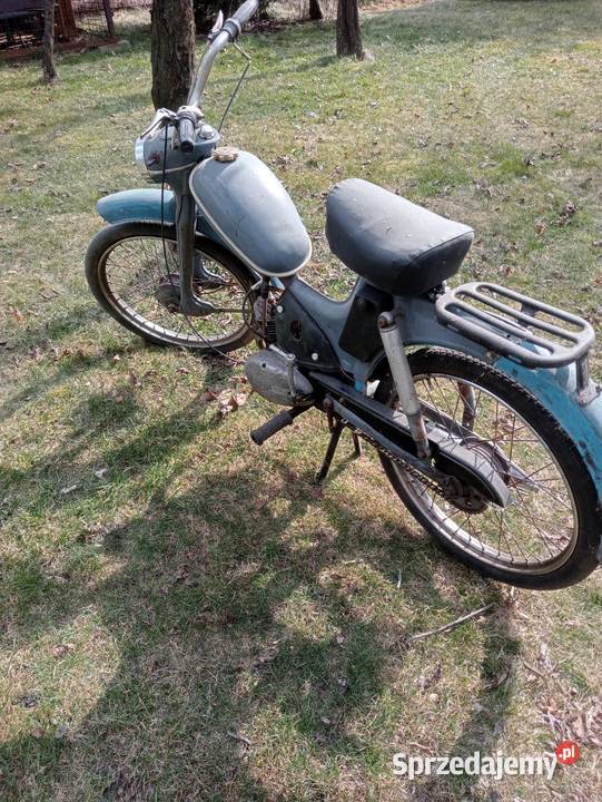 Stary motorower komar Ogrodzieniec