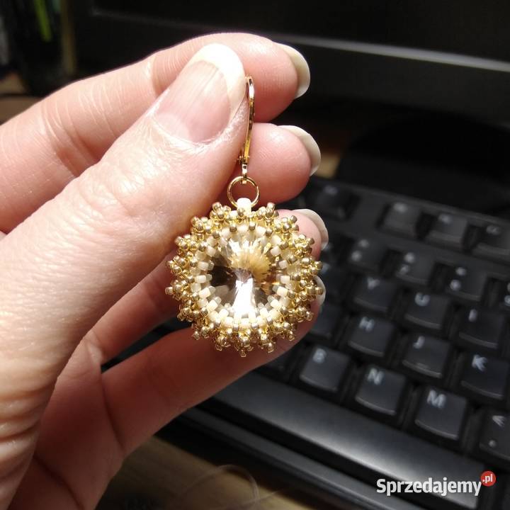 Kolczyki handmade ze szklanych koralików kolor