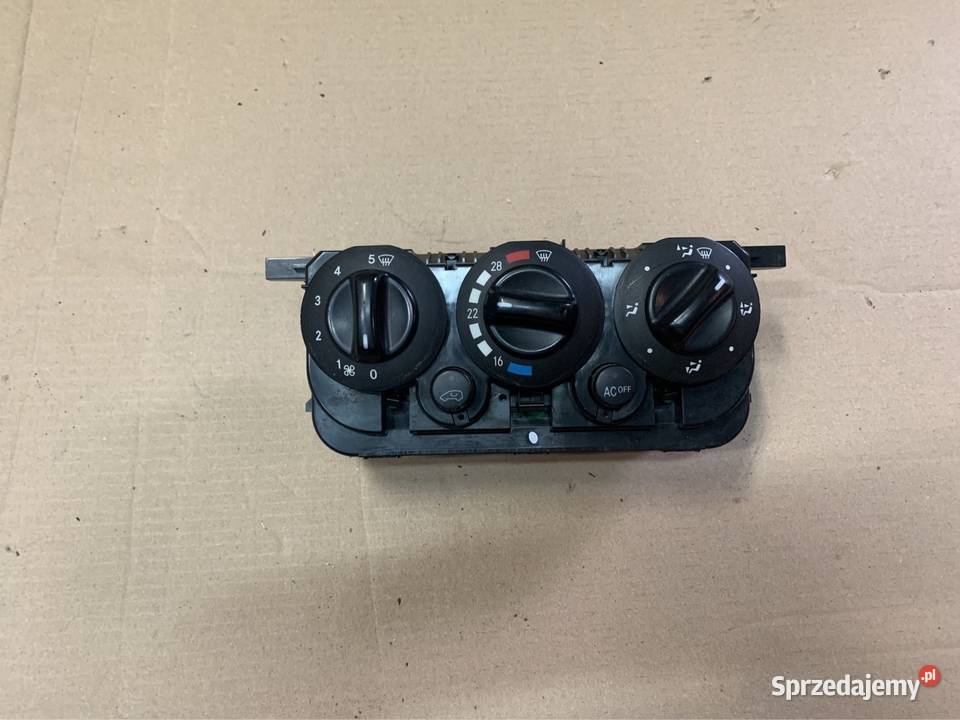 1688302285 panel klimatyzacji nawiewu Mercedes a Szczecin