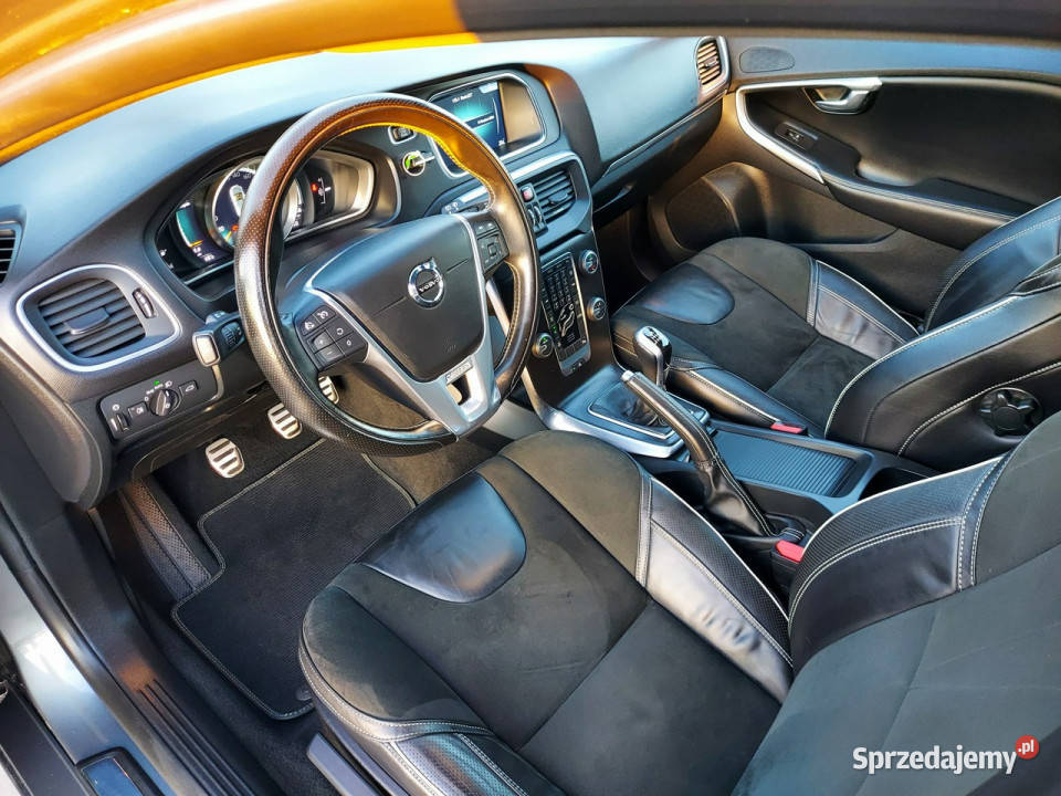 Volvo V40 20T2 navi FULL LED RDESIGN chromy II Drelów