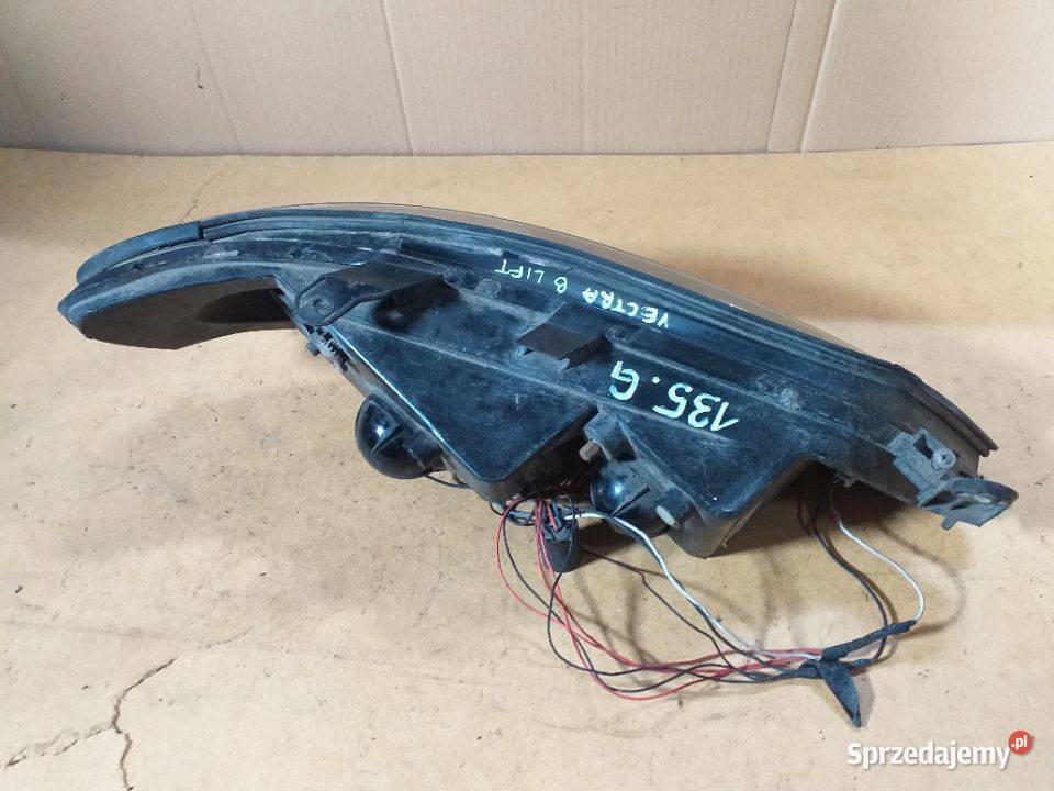 135G OPEL VECTRA B LIFT Xenon Reflektor Lampa Włoszczowa