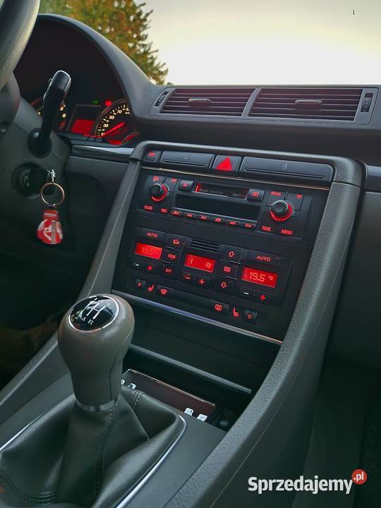 Audi A4 B6 20 benzyna Bez korozji 2 komplety kół sprzedam