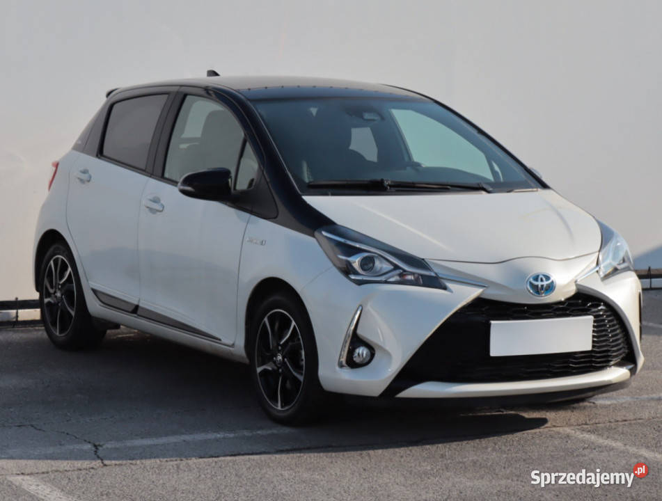 Toyota Yaris 15 Hybrid światła do jazdy dziennej sprzedam