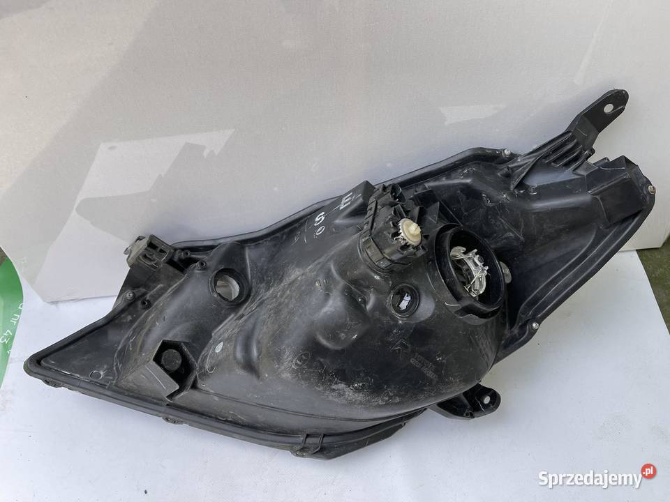 TOYOTA YARIS 3 PRAWA LAMPA PRZÓD osobowe Części samochodowe Ostroróg