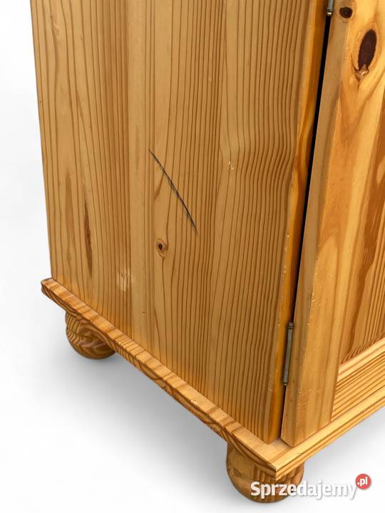 Sosnowy kredens kuchenny z witryną Gryfice