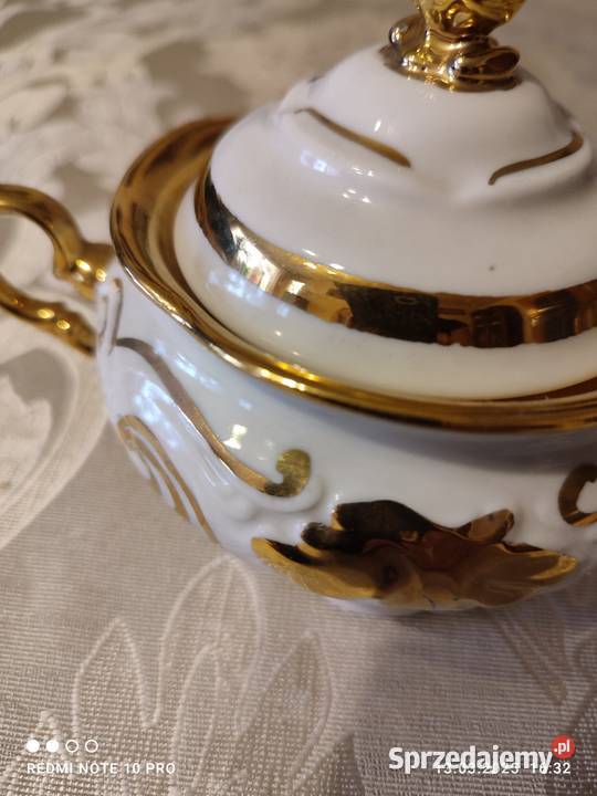 Cukiernica złoty liść Wałbrzych Filiżanki i spodki