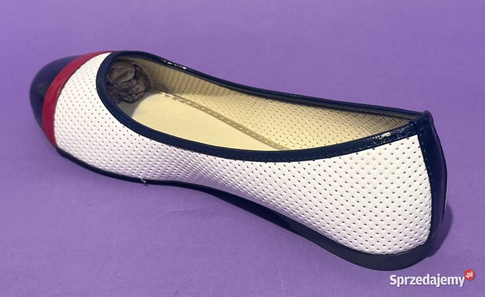 Białe baleriny z granatowym czubkiem rozmiar 37 Żyrardów