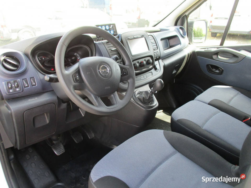 ambulansy Opel Vivaro 16 CDTI 120 AMBULANS 120KM podkarpackie Dębica