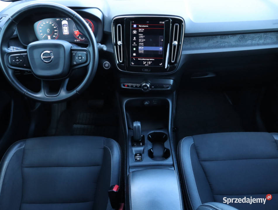 Volvo XC40 D3 asystent pasa ruchu Piaseczno