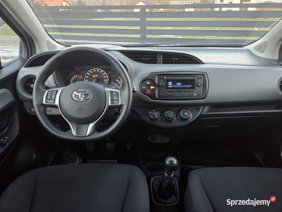 TOYOTA YARIS LIFT SalonPL 1WŁ 2020 15 VVTiE111 gniazdo USB Yaris