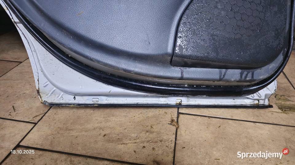 Drzwi tył Mercedes w203 kombi 2cm3 Żory