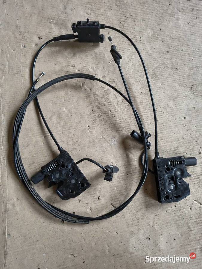 Zamek lewy prawy Audi Q3 8U 1218 8U0823509A Bolęcin