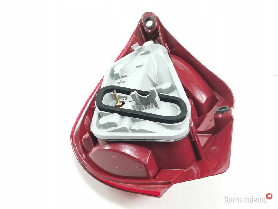 LAMPA PRAWY TYŁ FIAT PALIO 19972002 MAGNETI osobowe lubelskie