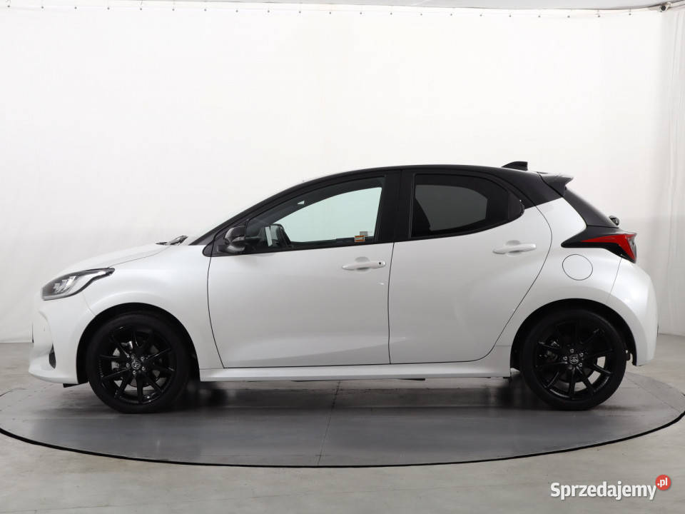 Toyota Yaris 15 VVTi Hybrid Samochody osobowe Katowice