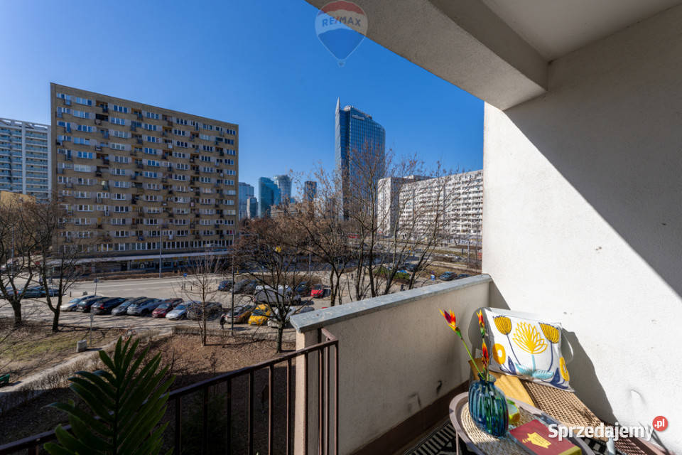 2 pokoje w centrum Warszawywidok na skyline Mieszkania Warszawa