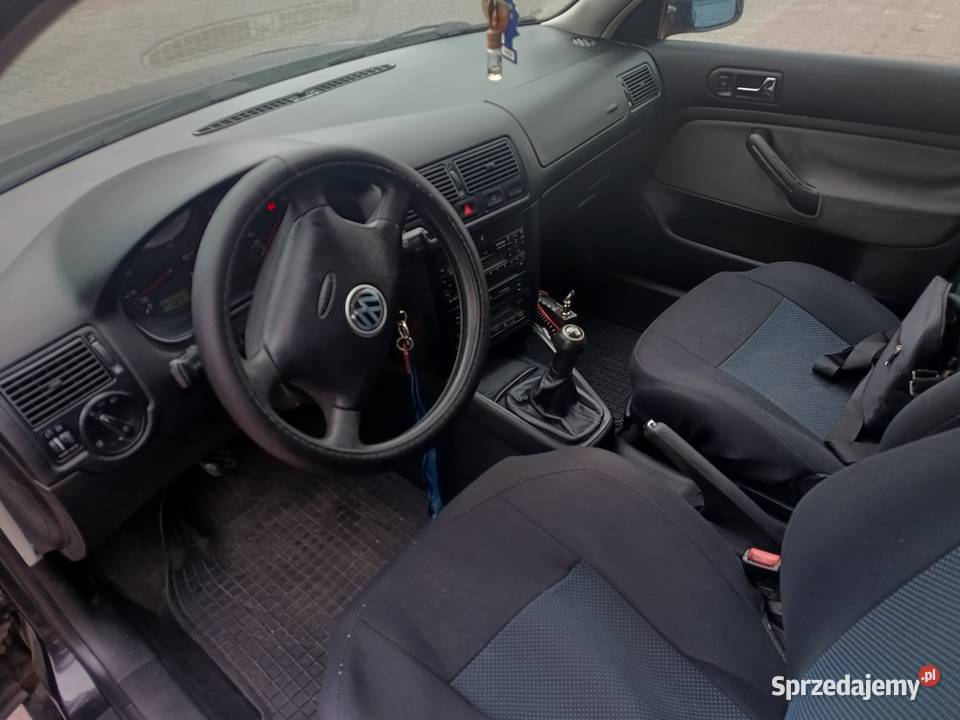 Sprzedam samochód volkswagen golf Golf Kielce