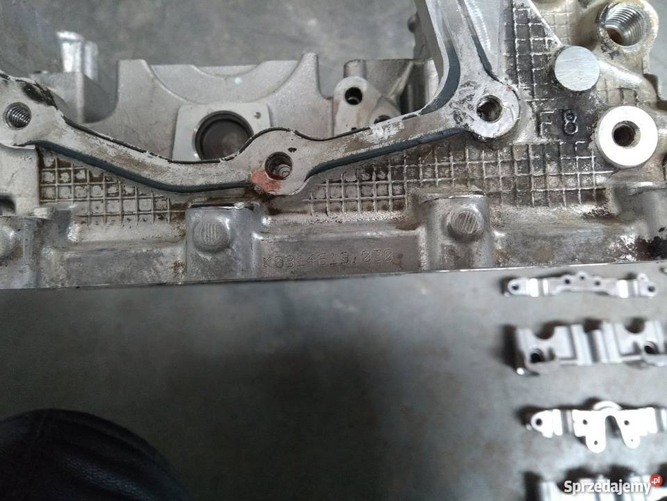 ISUZU D Elf MU głowica silnika 25 30 Silniki i osprzęt Pilzno