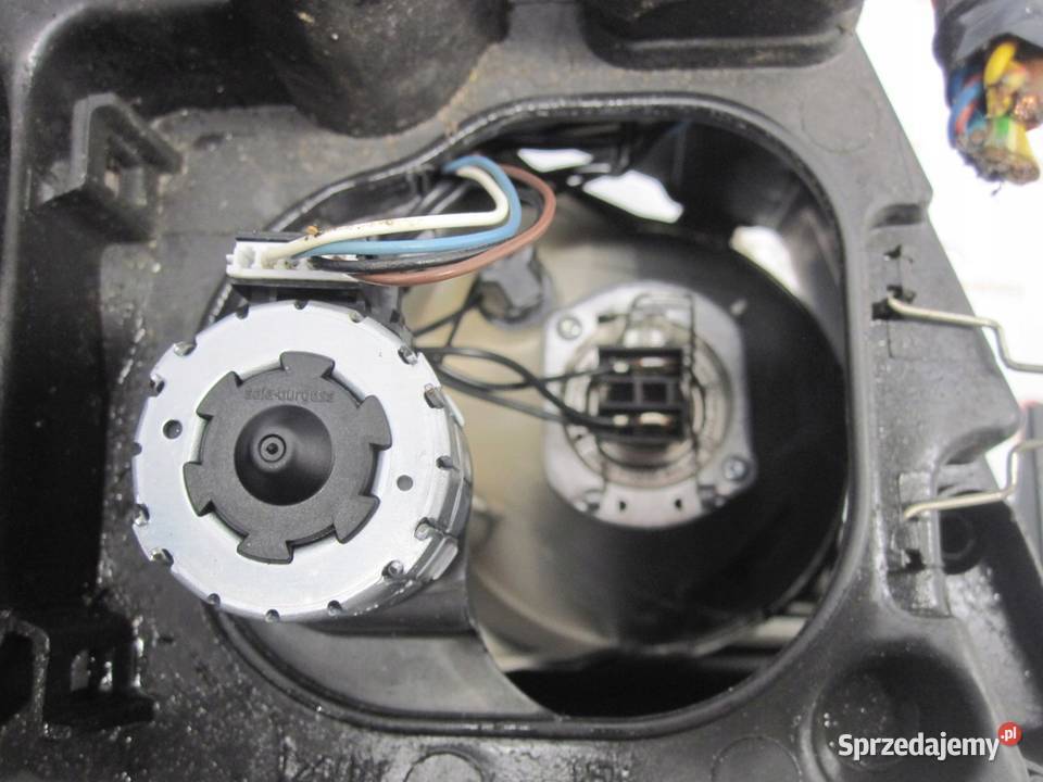 BMW E90 06r lampa lewa przód 6942723 89311650 Kielce