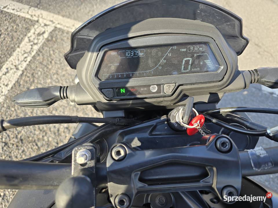 Bajaj Dominar 400 Czarny super stan akcesoria Tarnów