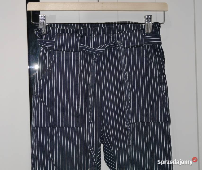 Reserved świetne spodnie w paseczki pasek 3 XS Wrocław sprzedam