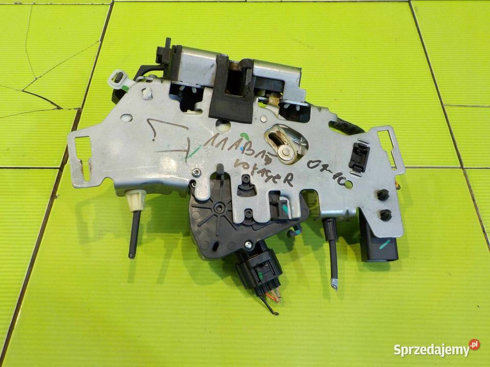 CHRYSLER GRAND VOYAGER V 09r zamek drzwi osobowe Drzwi Suków