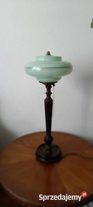 Elegancka drewniana lampa gabinetowa z kloszem Skierniewice
