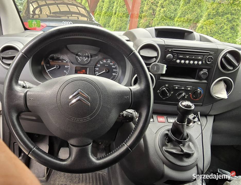 Berlingo van long 16 hdi hak Super stan Rok produkcji 2011 łódzkie Poddębice