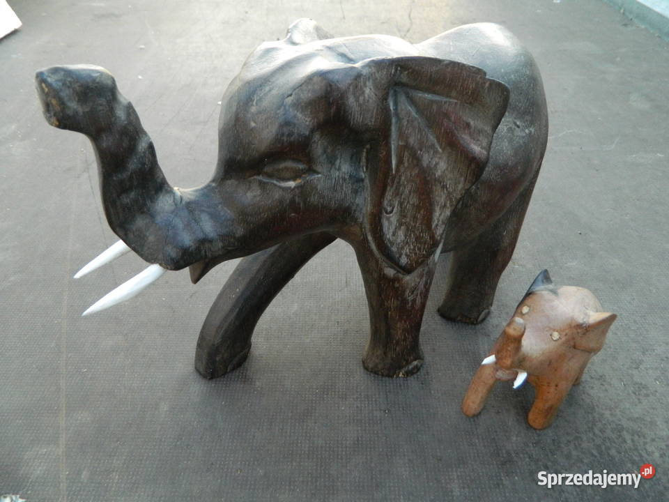 rzeżba słonia rodzina słoni drewniany słoń Charzyno