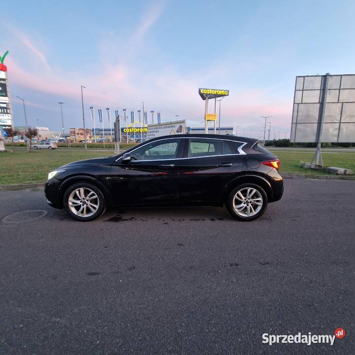 Infiniti q30 15d gla uszkodzony Q30 Zbiersk sprzedam