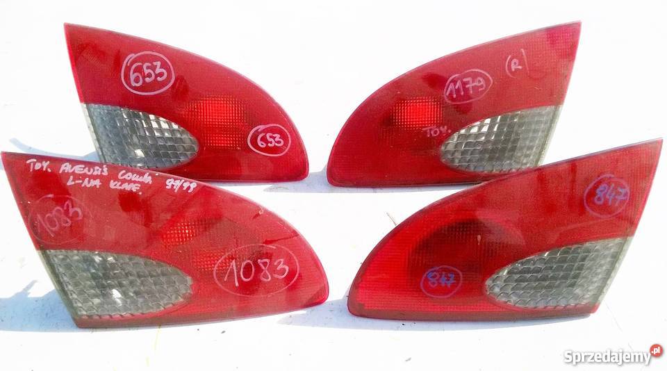 TOYOTA AVENSIS KOMBI 1998 1999 LAMPA TYŁ LEWA Wrocław