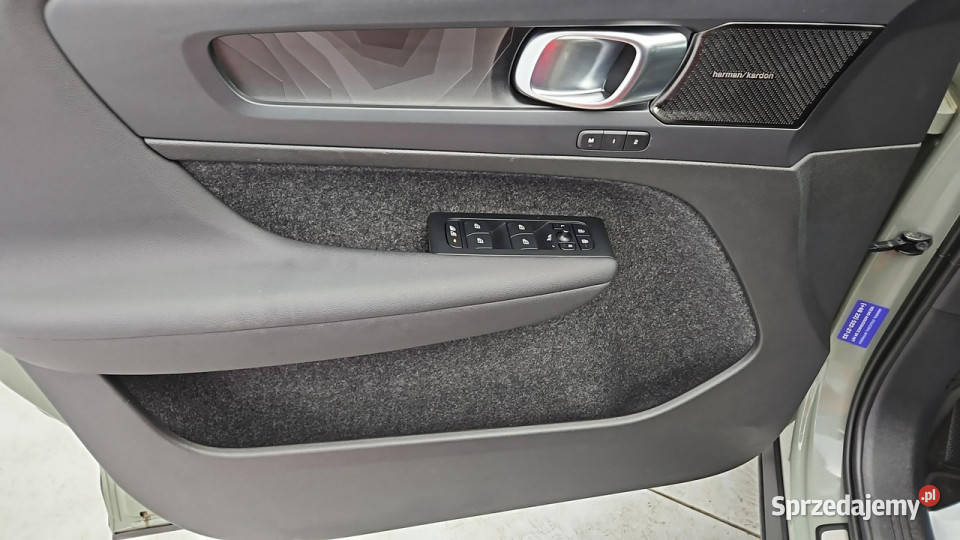 Volvo XC 40 T5 PlugIn Hybrid Plus Dark Z