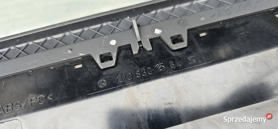 Kratka nawiewu środkowa mercedes w210 2108301554 Zbąszyń