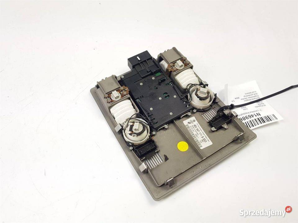 LAMPKA PODSUFITKI AUDI A8 4E0947111G osobowe Lipno