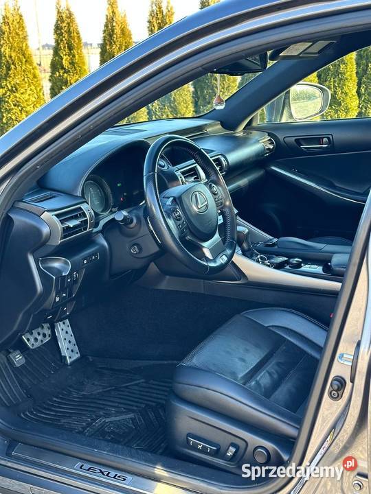 Lexus IS 300h FSport Prestige ZADBANY