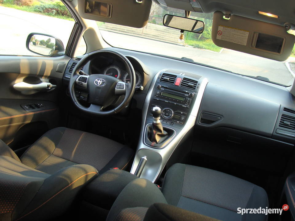 Toyota Auris lift 16 132 benzyna wersja Sport mazowieckie Radom