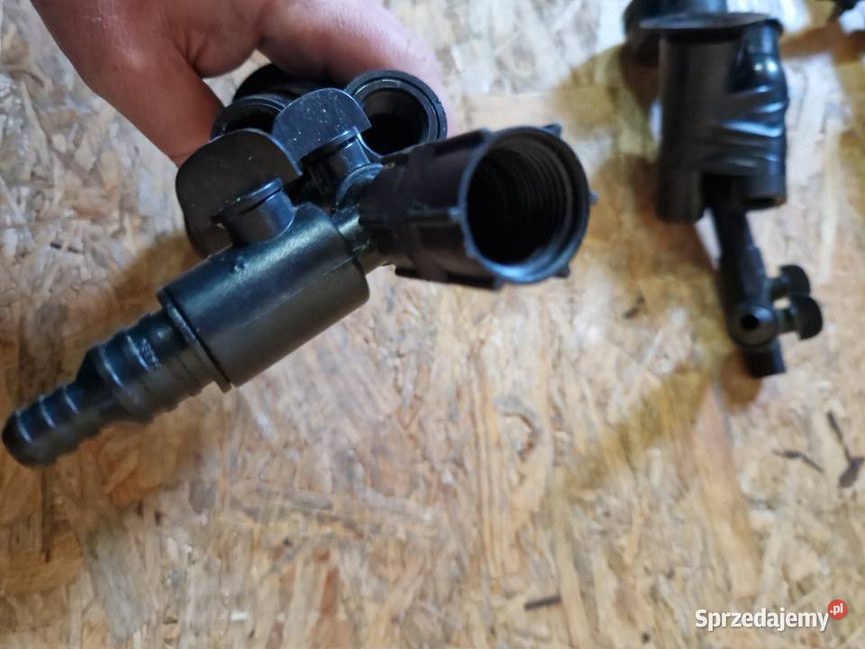 Fontanna do pomp plastikowa trzy funkcje Głogowa