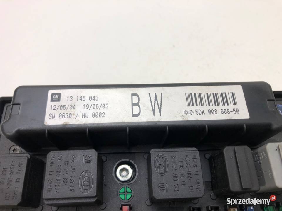 SKRZYNKA BEZPIECZNIKÓW OPEL ASTRA H 13145043