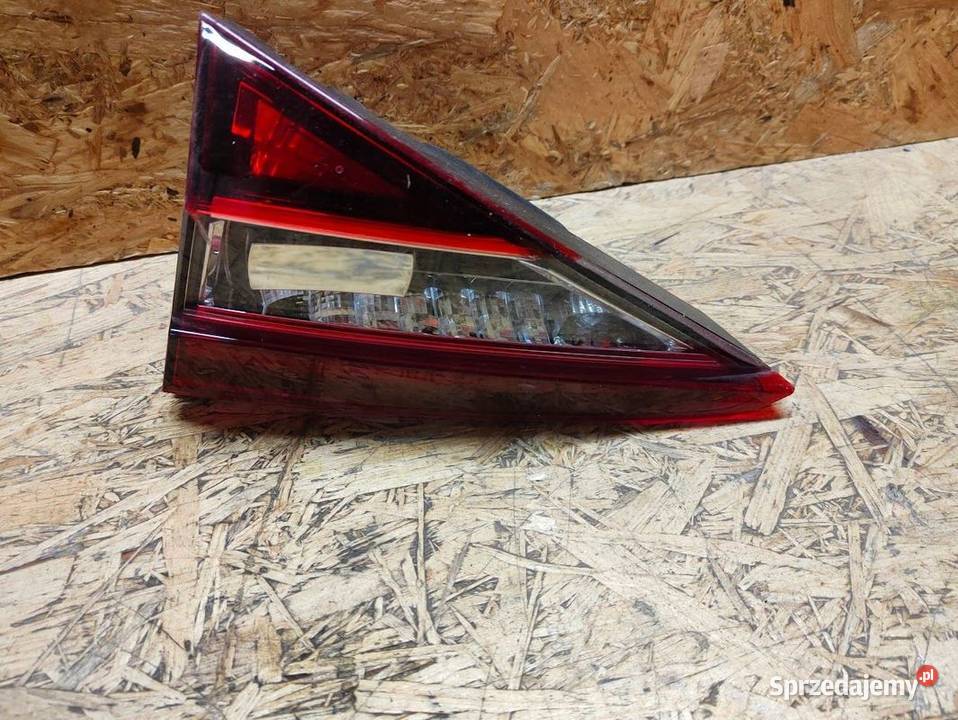 Lampa Prawy Tył w Klapę Skoda Superb III Kombi Pleszew