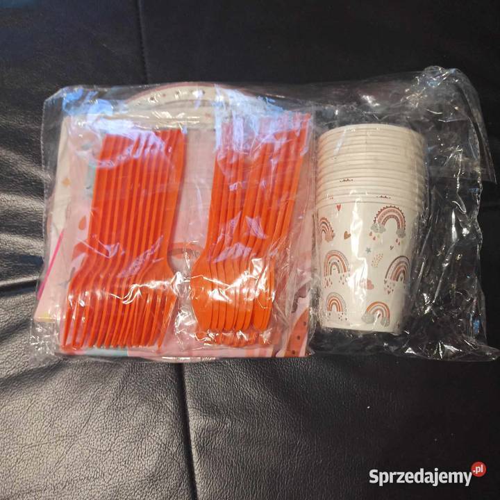 Zestaw urodzinowy kubki talerze sztućce Dla Dziecka Stare Koźle