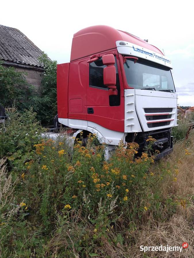 sprzedam w całości na części 1300000km