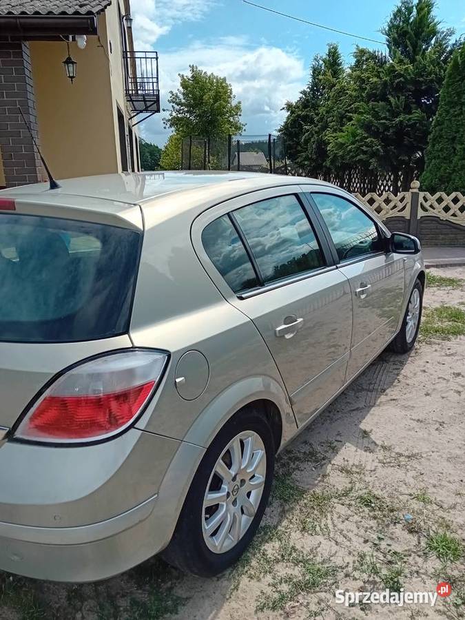 OPEL ASTRA 2005 16BGAZ Klima zadbana Zwierzyniec