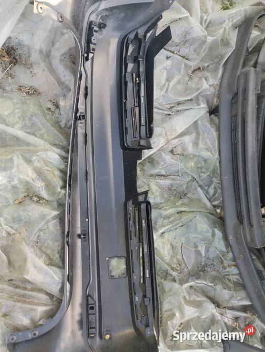 tylny zderzak NISSAN QASHQAI J11 LIFT PDC 1721r osobowe Gniew sprzedam