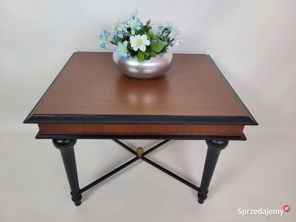 Stolik kawowy w stylu eklektycznym 68cm
