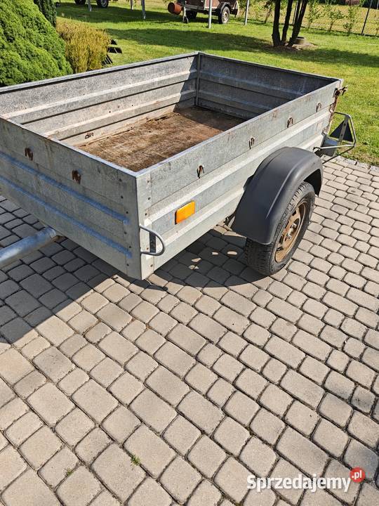 Przyczepka samochodowa 600 burtowe