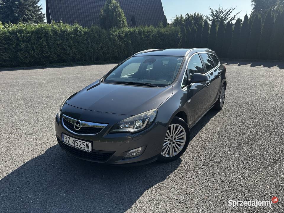 Opel Astra J 14T 140 BLPG Cosmo Xenon Grzane nieuszkodzony Rzeszów