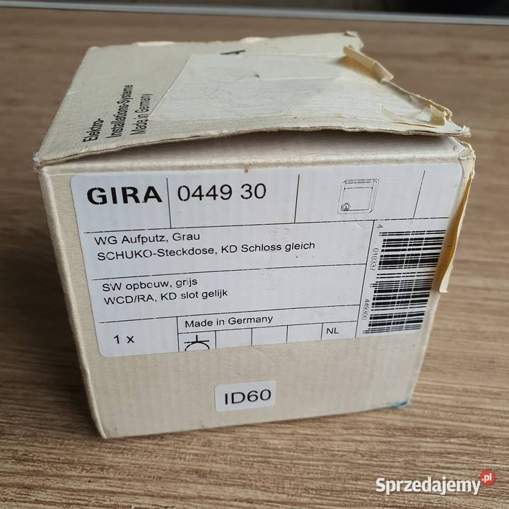 Gira gniazdo nadtynkowe zamykane na klucz Nowa Sól