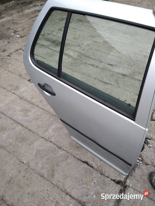 Prawe drzwi tylne golf 4 Kitnówko